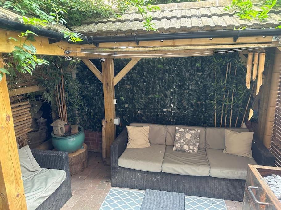 Quirky Town Centre Hideaway Villa เลมิงตันสปา ภายนอก รูปภาพ